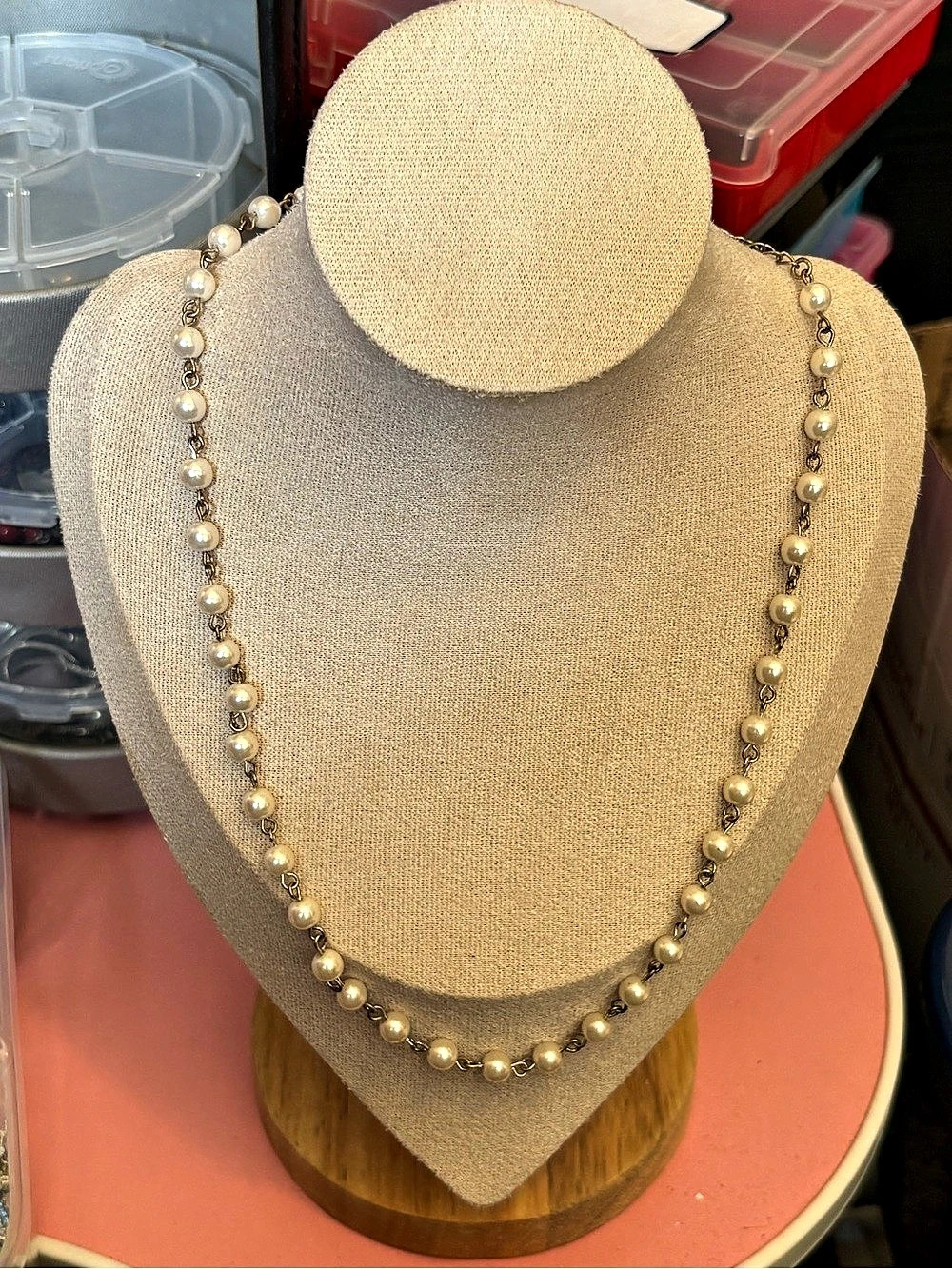 Liz Claiborne Pearl Beaded Necklace in White & Silver